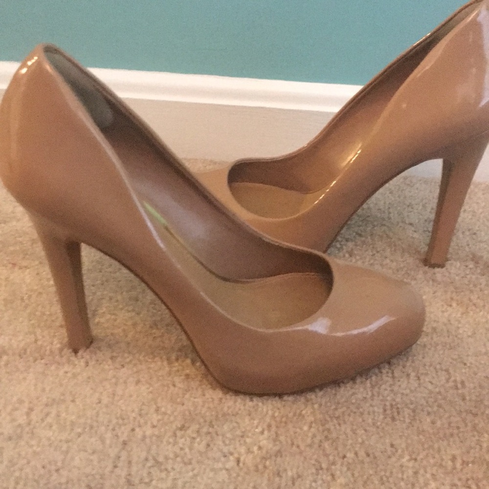 Jessica Simpson, size 8 nude heels.